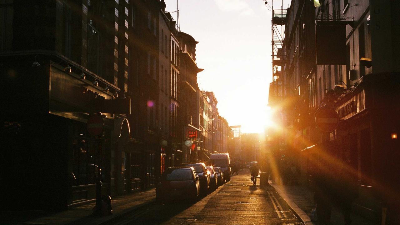 Phần 1: Tiếng động đầu tiên #1