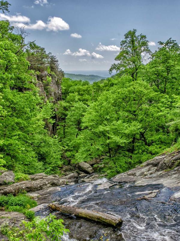 Tiếng gõ cửa lúc 3 giờ sáng